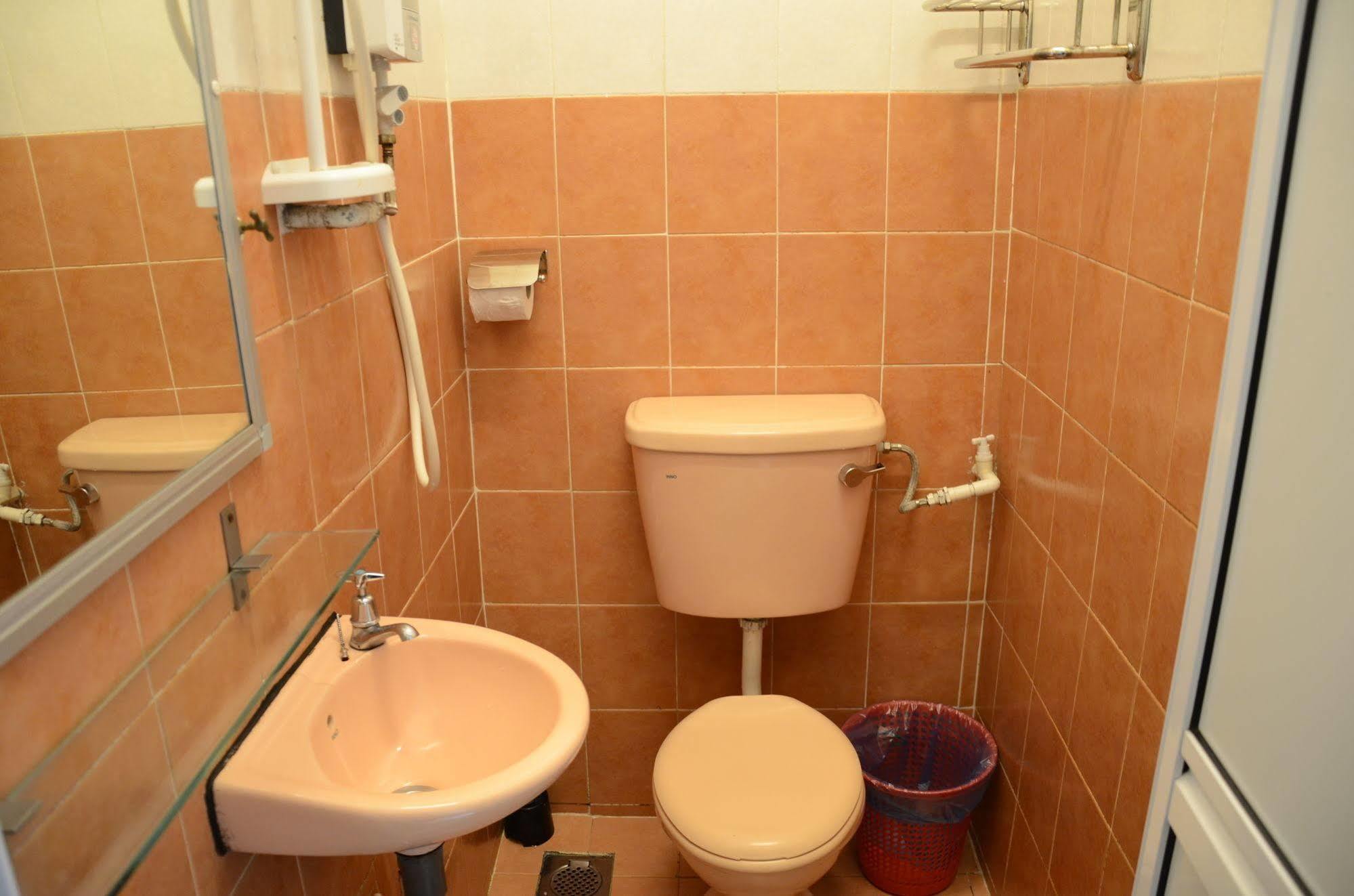 Father S Guest House Танах-Рата Екстер'єр фото